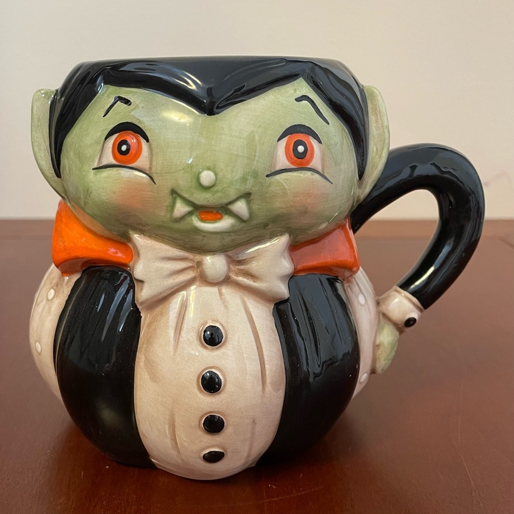 New JOHANNA PARKER VAMPIRE MUG Cup Halloween Holiday Tea Coffee Retro Dracula